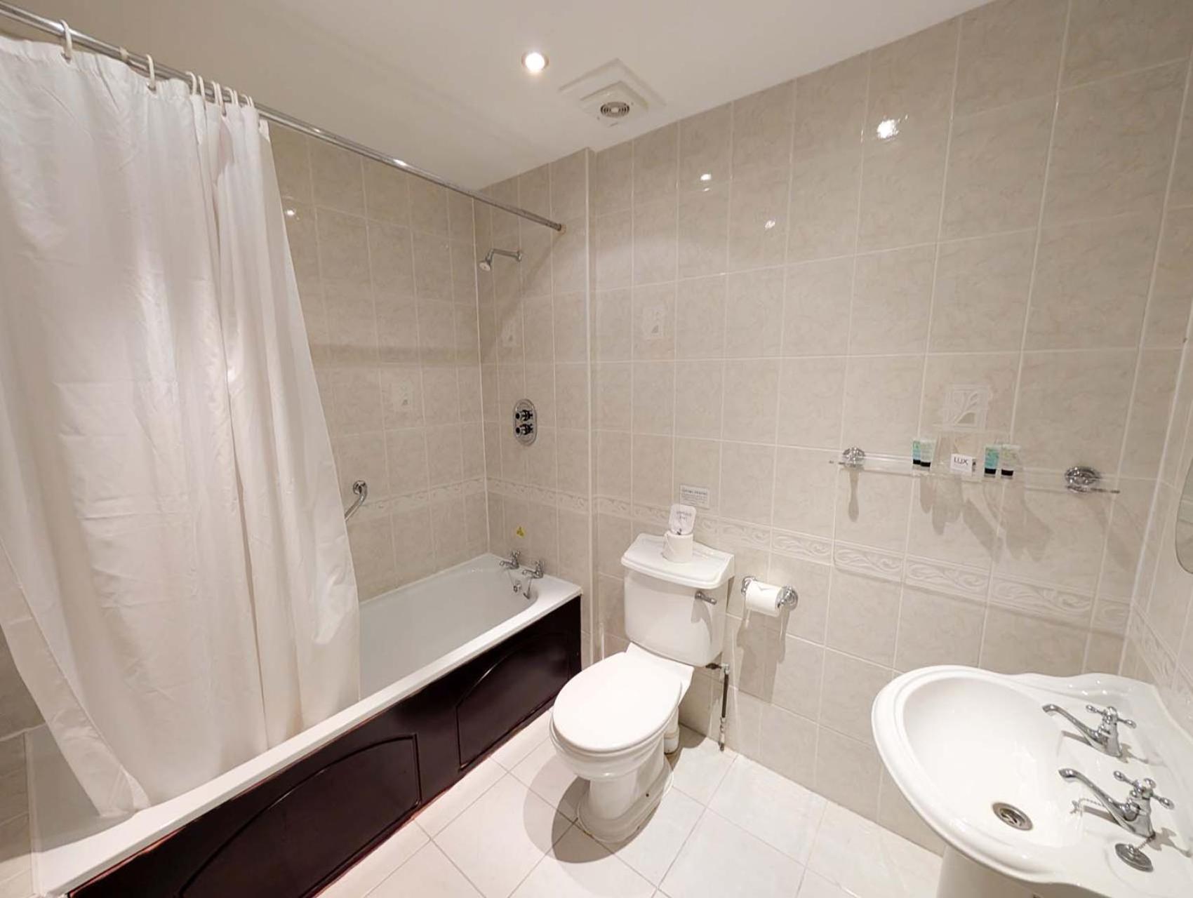 Oriel Hotel St Asaph Ngoại thất bức ảnh