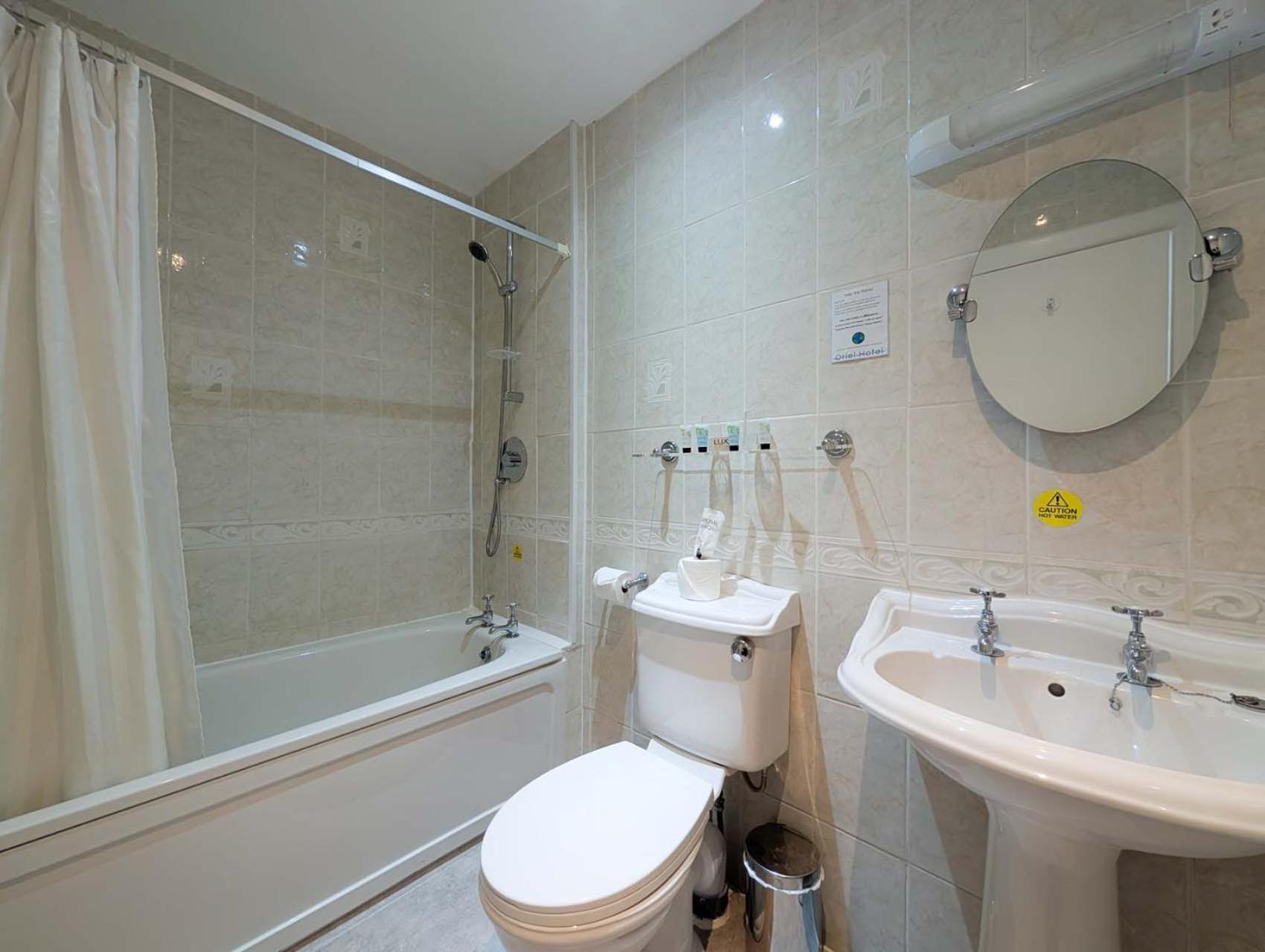 Oriel Hotel St Asaph Ngoại thất bức ảnh