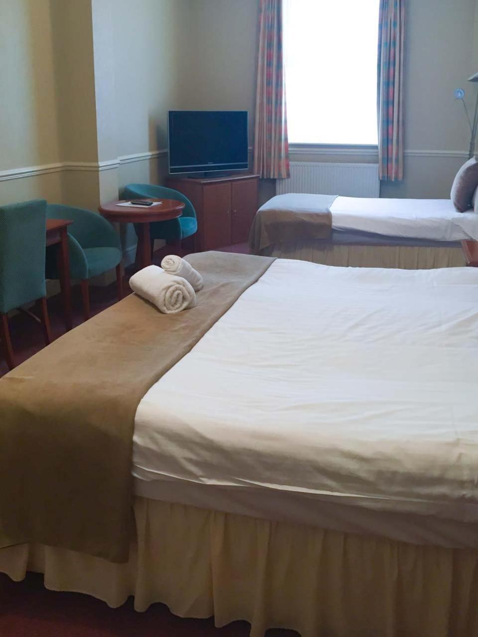 Oriel Hotel St Asaph Ngoại thất bức ảnh